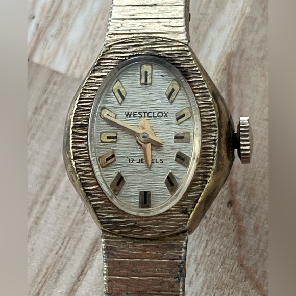Westclox 17 Jewels Vintage Mechanical Ladies Watch Gold Oval Dial Case Bracelet main image 9